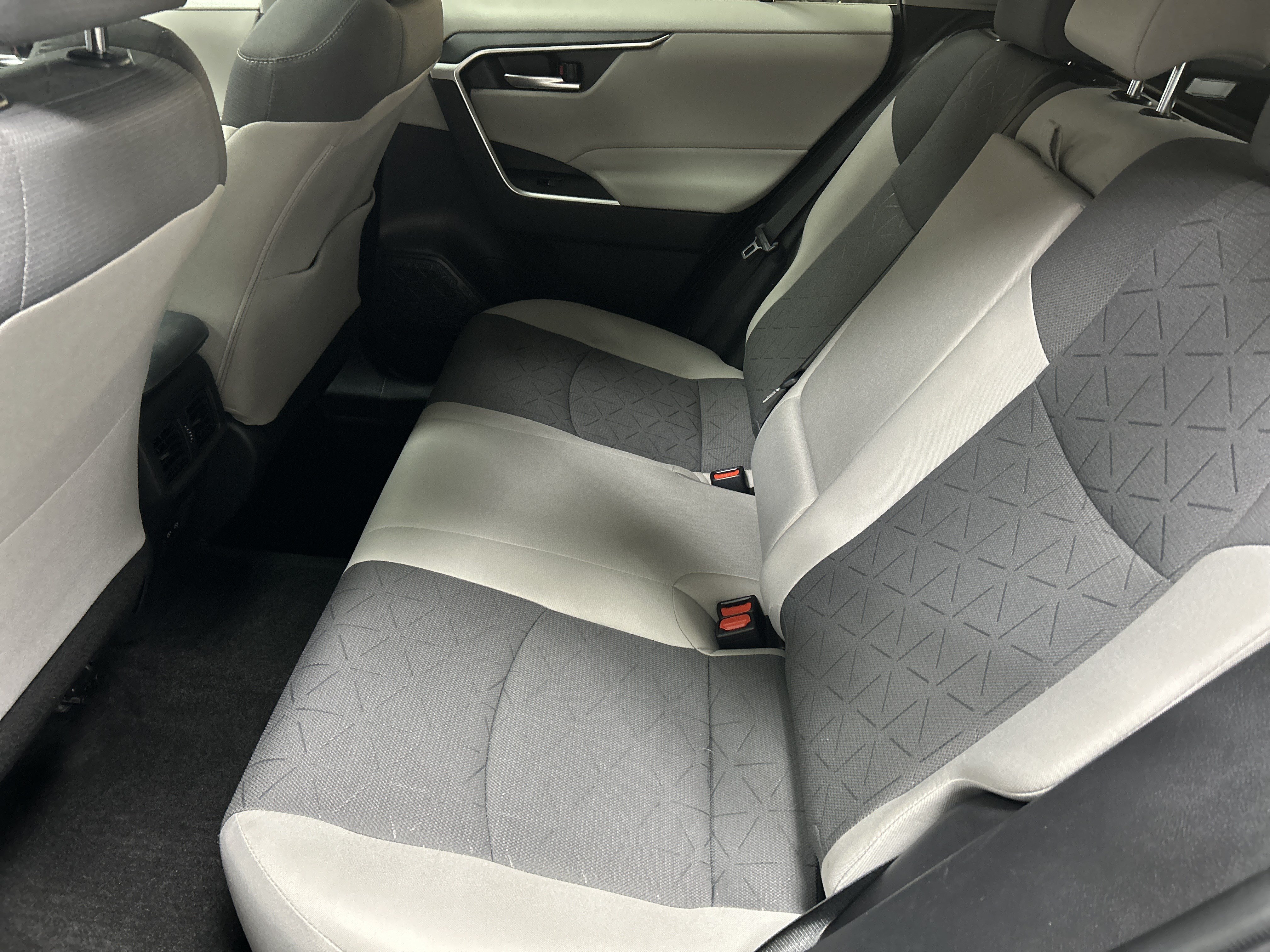Used 2024 Toyota RAV4 XLE w/ Convenience Package FWD image 32