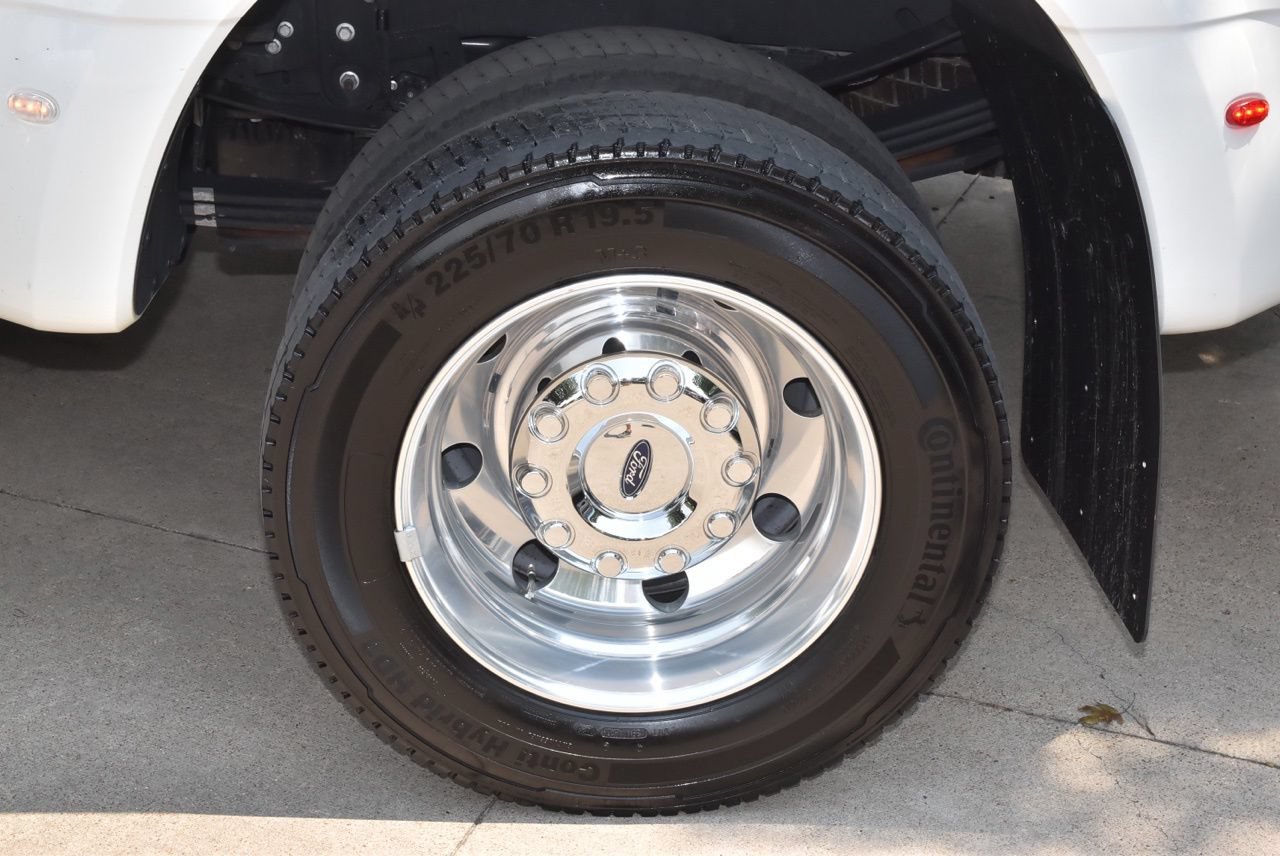Used 2023 Ford F450 Platinum w/ FX4 Off-Road Package AWD/4WD image 43