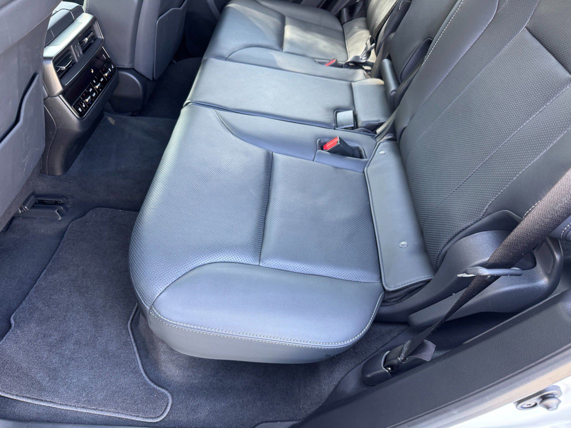 Used 2024 Lexus LX 600 4WD w/ Appearance Package image 46