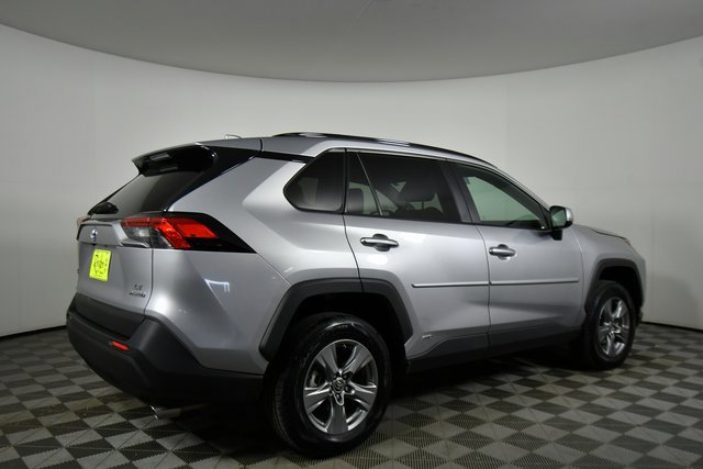 Used 2023 Toyota RAV4 LE image 10