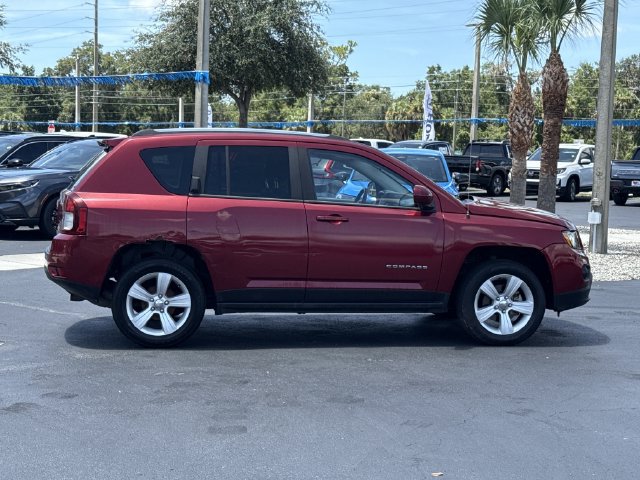 Used 2014 Jeep Compass Latitude FWD image 6