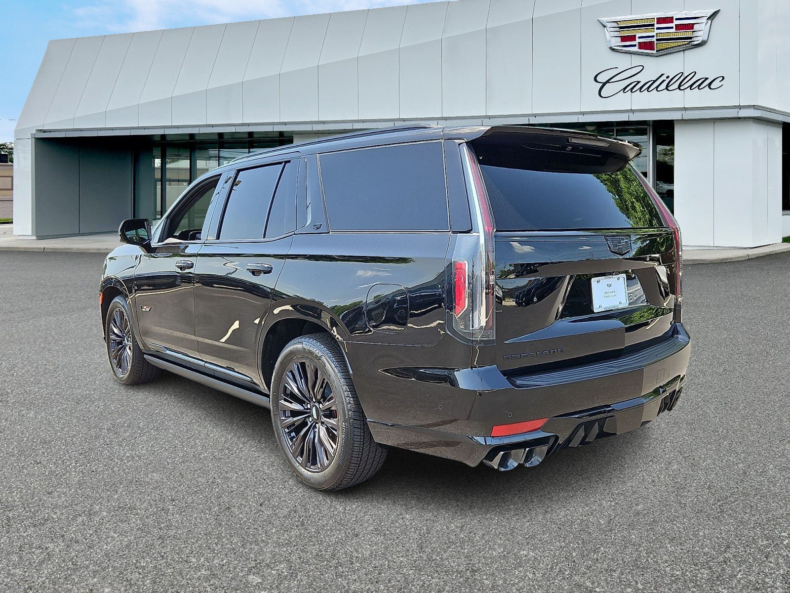 Certified 2024 Cadillac Escalade V w/ LPO, ONYX Package AWD/4WD image 3