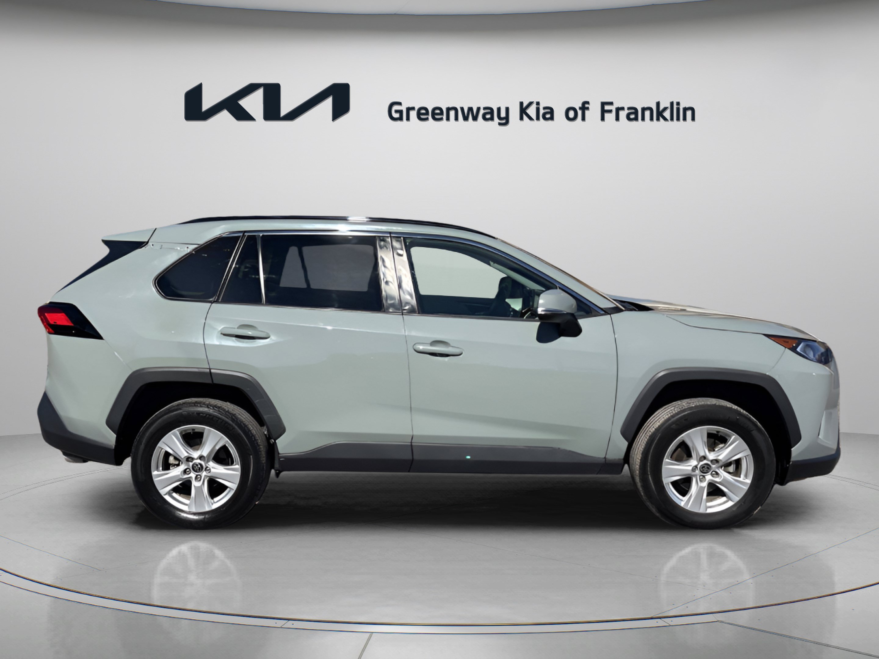 Used 2021 Toyota RAV4 XLE w/ Convenience Package AWD/4WD image 8