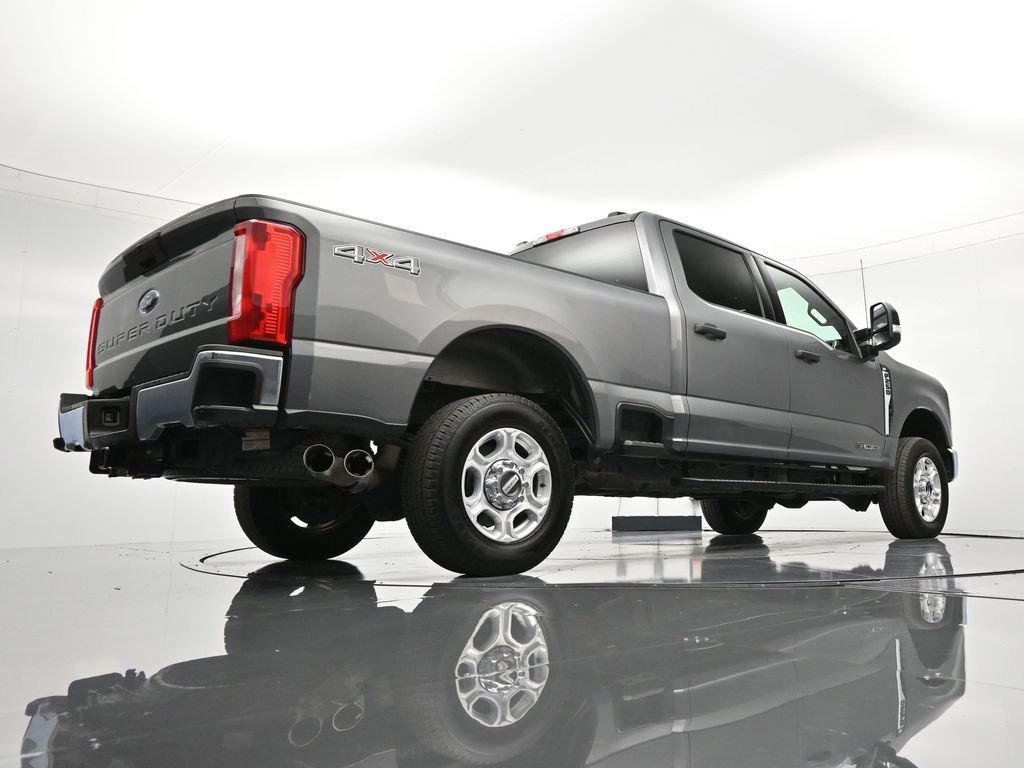 Certified 2025 Ford F250 XLT image 40