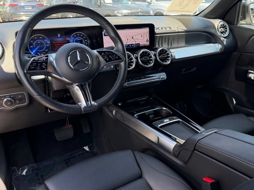 Used 2024 Mercedes-Benz EQB 300 4MATIC image 27