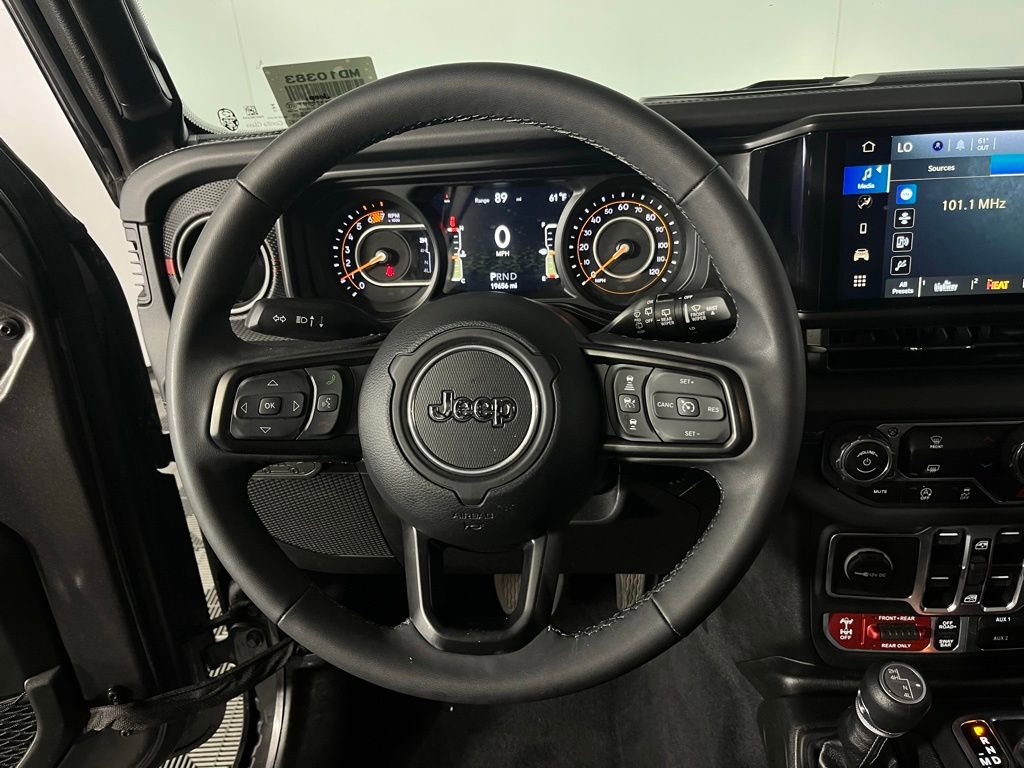 Used 2025 Jeep Wrangler Unlimited Rubicon image 35
