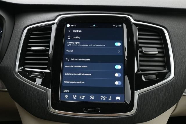 Used 2023 Volvo XC90 B6 Plus w/ Protection Package AWD/4WD image 18