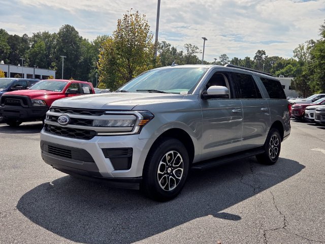 Used 2024 Ford Expedition Max XLT RWD image 3