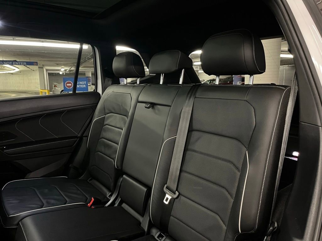 Used 2022 Volkswagen Tiguan SEL R-Line image 19
