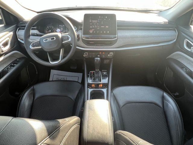 Used 2022 Jeep Compass Latitude FWD image 2