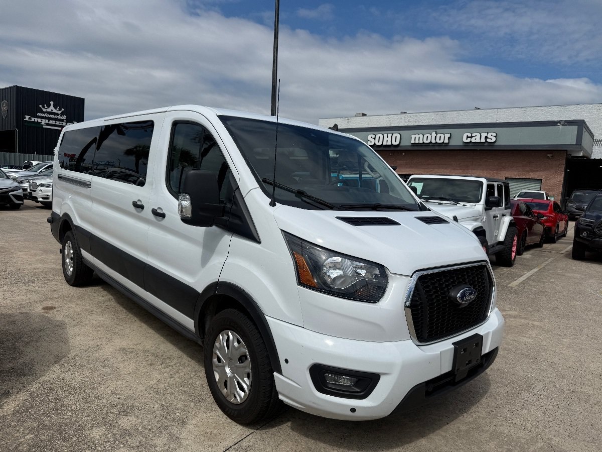 Used 2024 Ford Transit 350 XLT RWD image 3