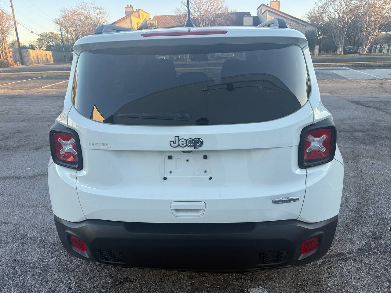 Used 2020 Jeep Renegade Latitude FWD image 7