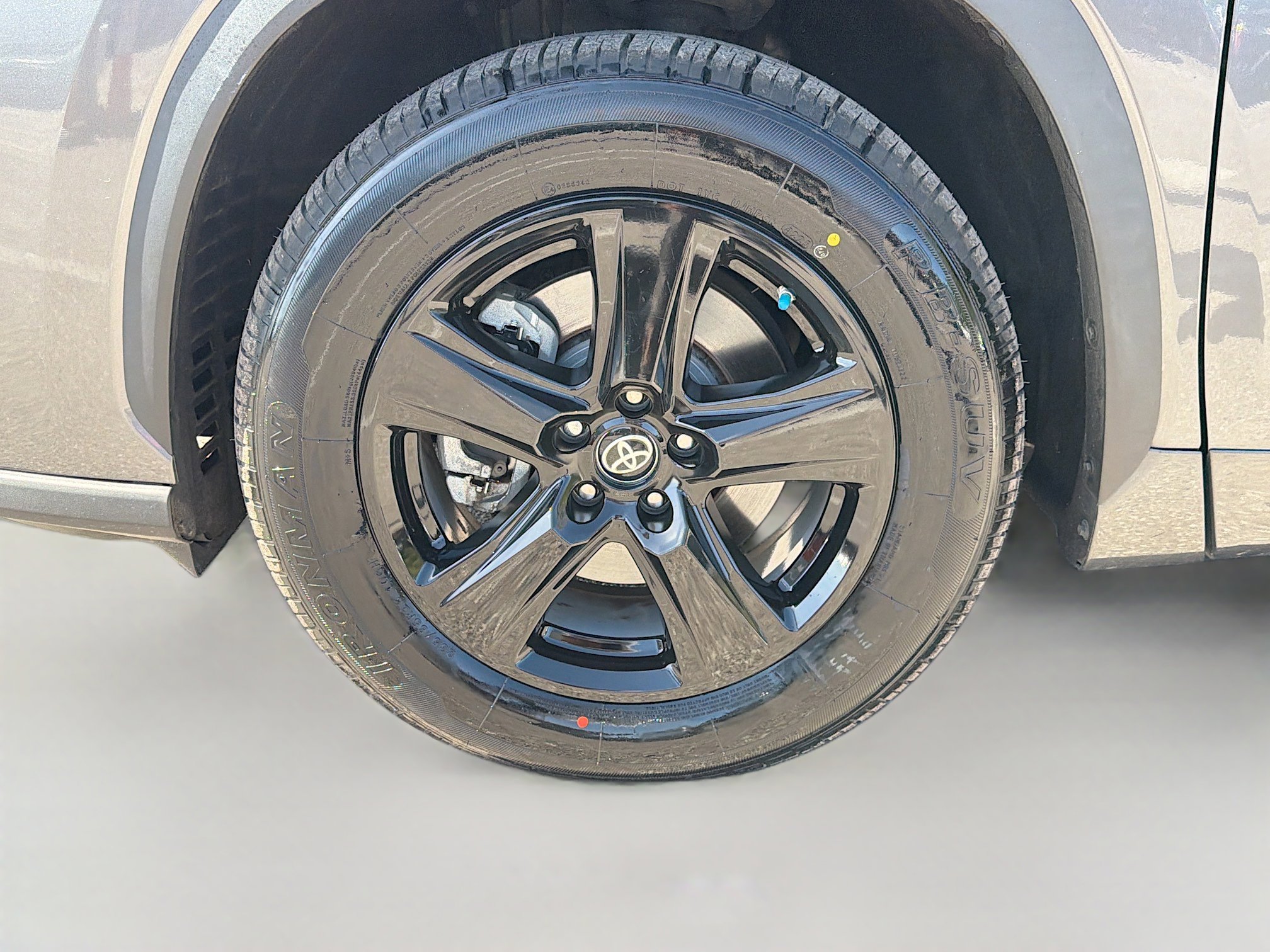 Used 2023 Toyota Highlander LE image 41