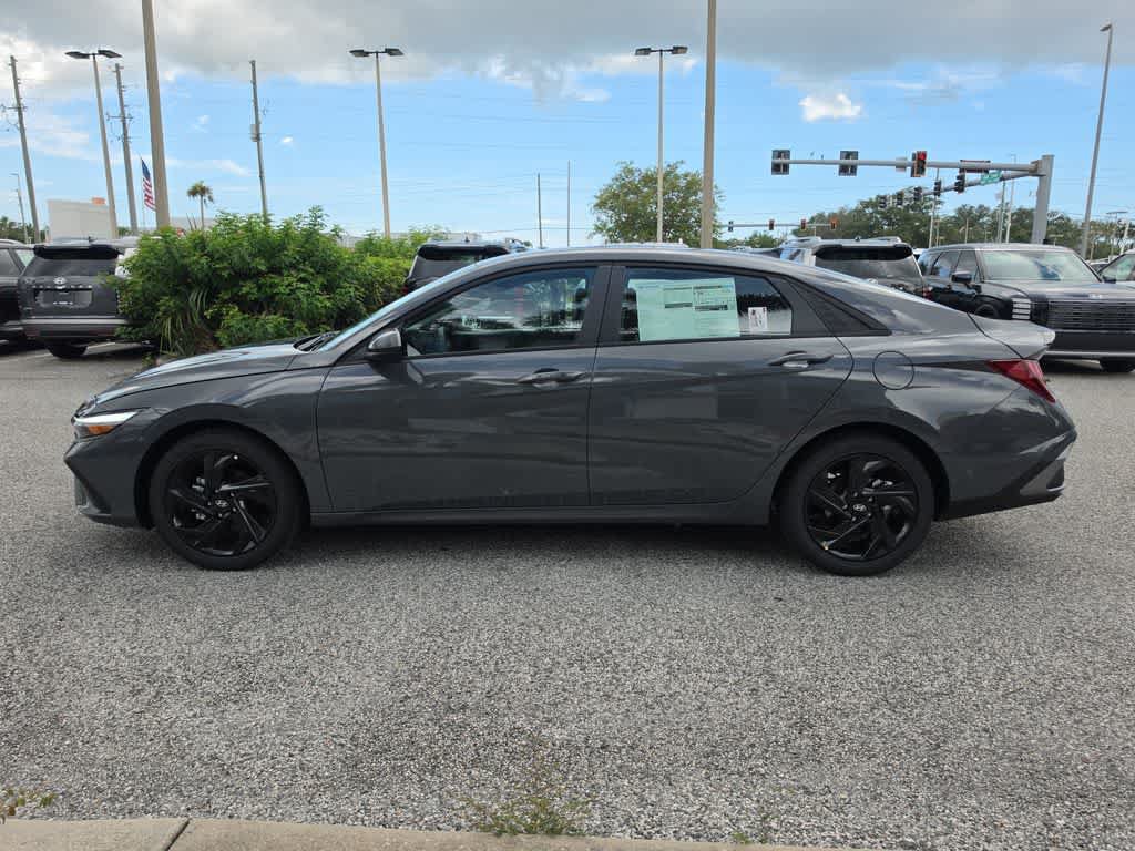 New 2026 Hyundai Elantra SEL Sport FWD image 3