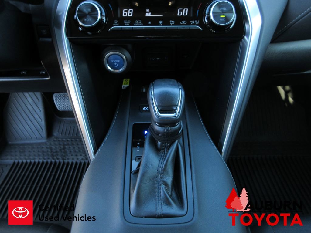 Certified 2022 Toyota Venza LE image 17