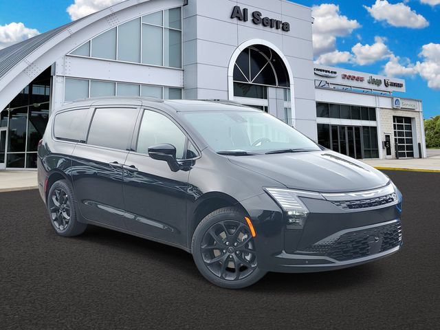 New 2027 Chrysler Pacifica Limited w/ Family Tech Group AWD/4WD image 1