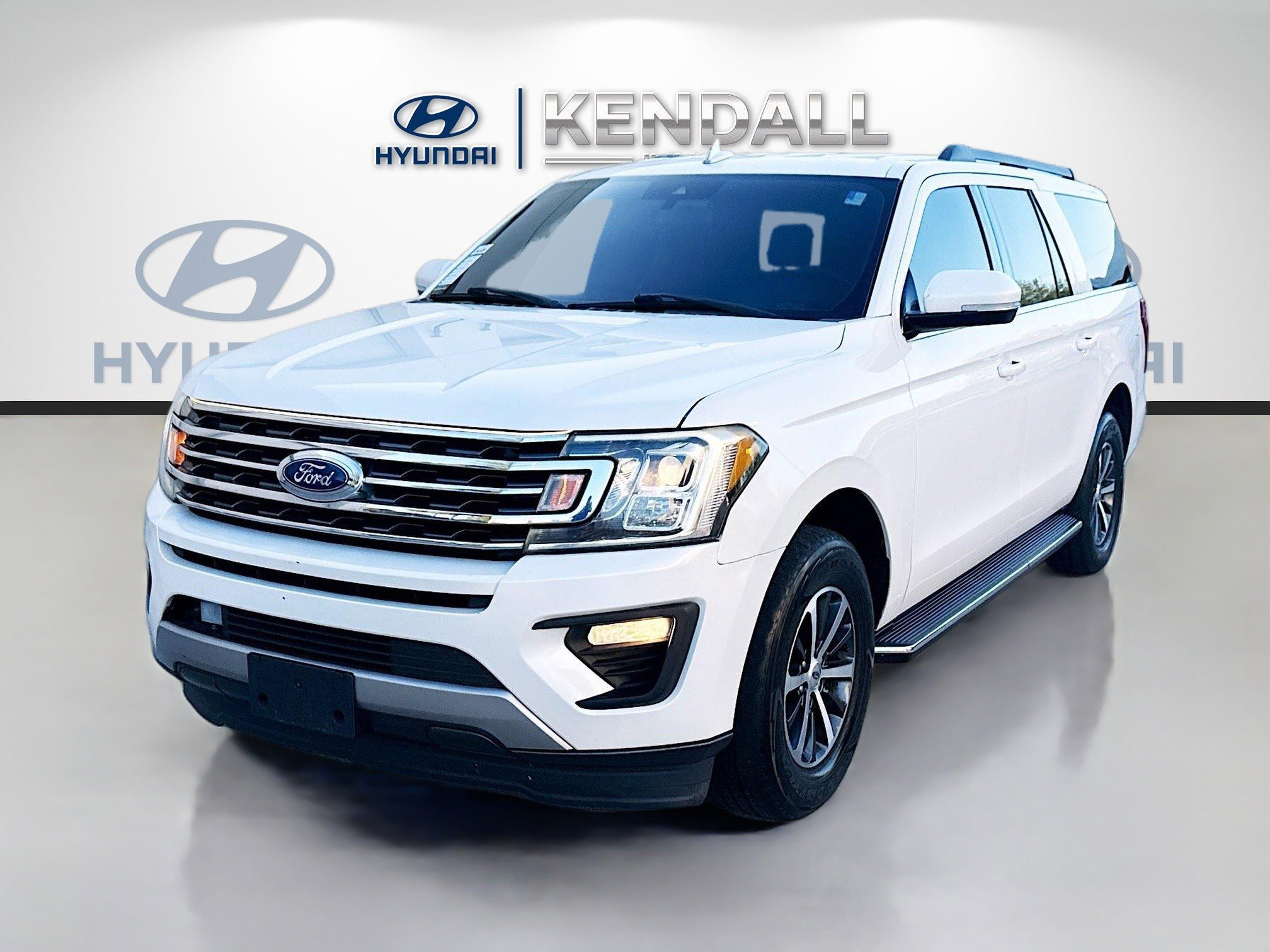 Used 2018 Ford Expedition Max XLT w/ Equipment Group 202A image 3