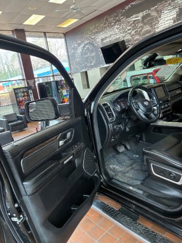 Used 2020 RAM 1500 Laramie AWD/4WD image 16