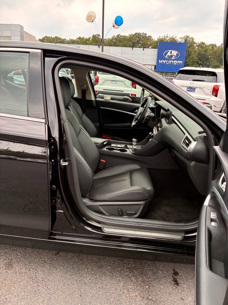 Used 2025 Genesis G70 2.5T AWD/4WD image 19