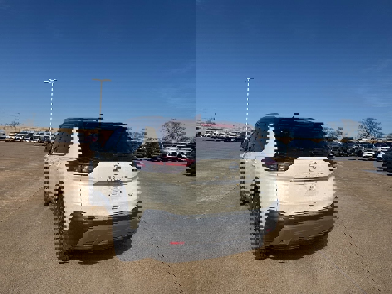 Used 2021 Nissan Rogue SL w/ Premium Package image 18