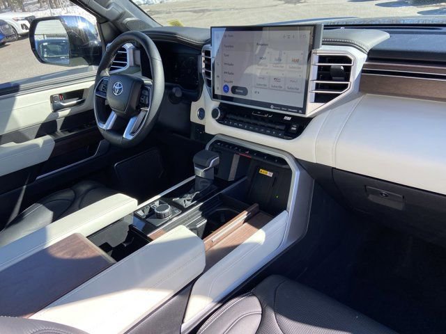 Used 2023 Toyota Sequoia Capstone AWD/4WD image 26