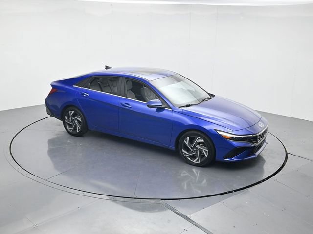 Used 2024 Hyundai Elantra Limited image 39