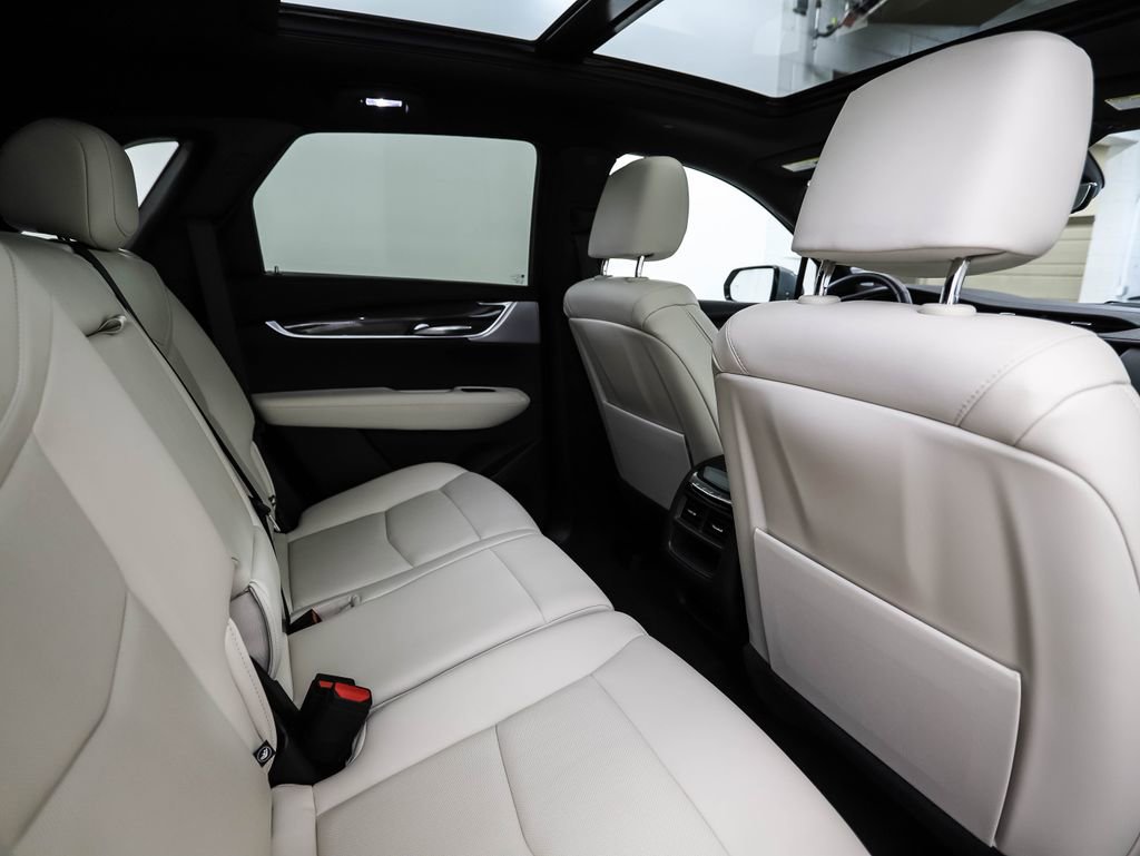 Used 2024 Cadillac XT5 Sportv w/ Technology Package AWD/4WD image 25