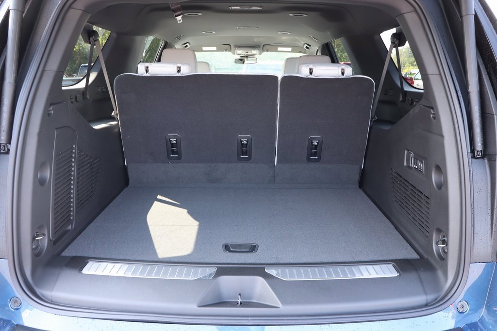 New 2025 Chevrolet Suburban Premier image 26