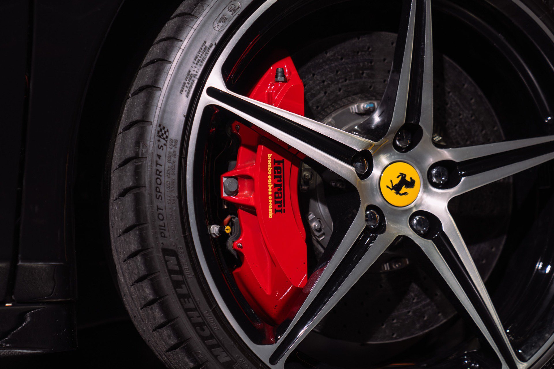 Used 2014 Ferrari 458 Spider RWD image 22