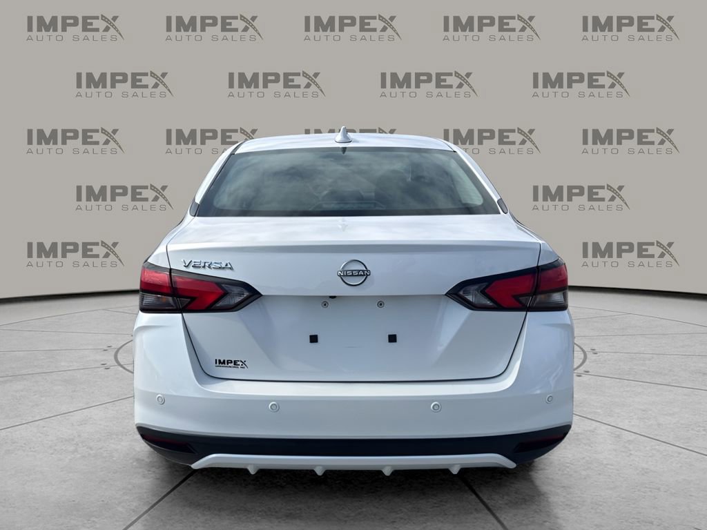 Used 2025 Nissan Versa SV image 4