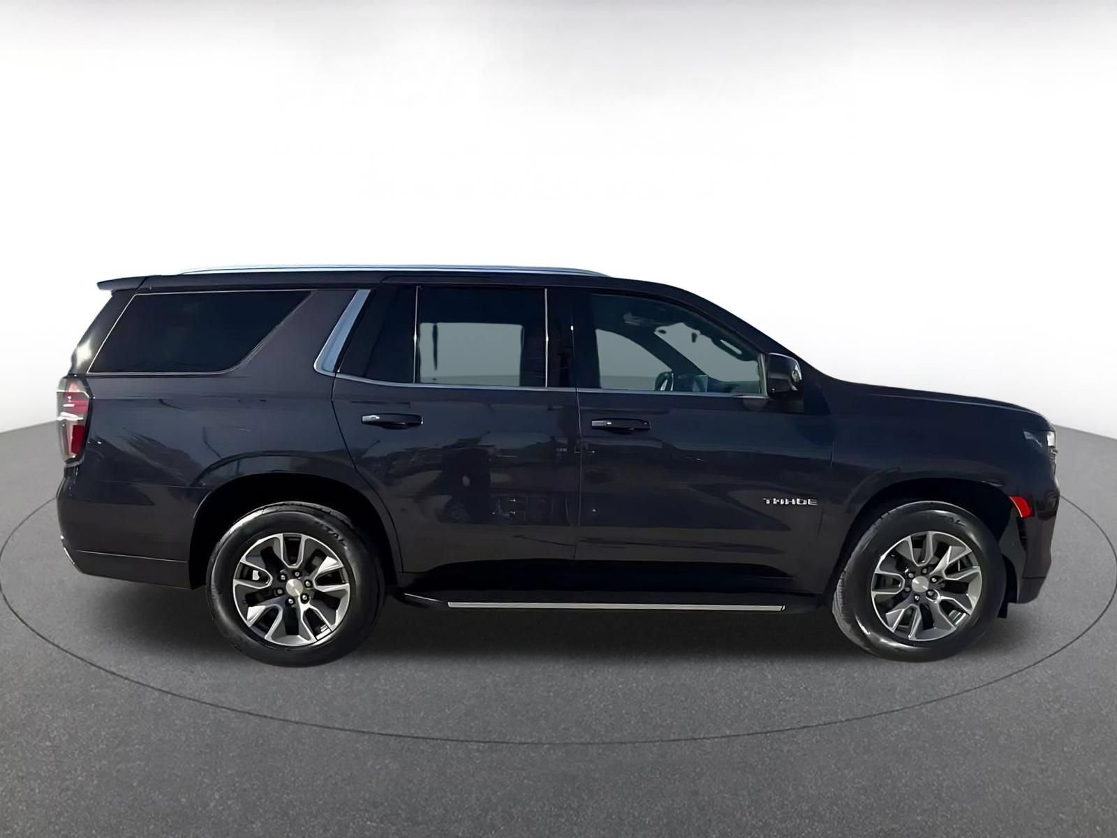 Used 2024 Chevrolet Tahoe LT w/ Luxury Package RWD image 15