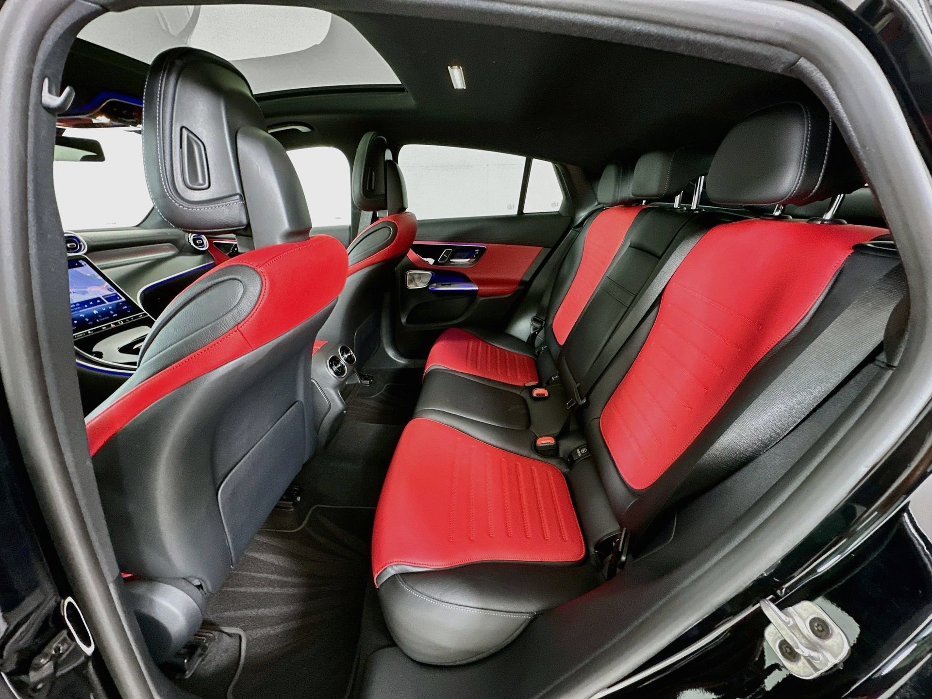 Certified 2025 Mercedes-Benz GLC 300 4MATIC image 27