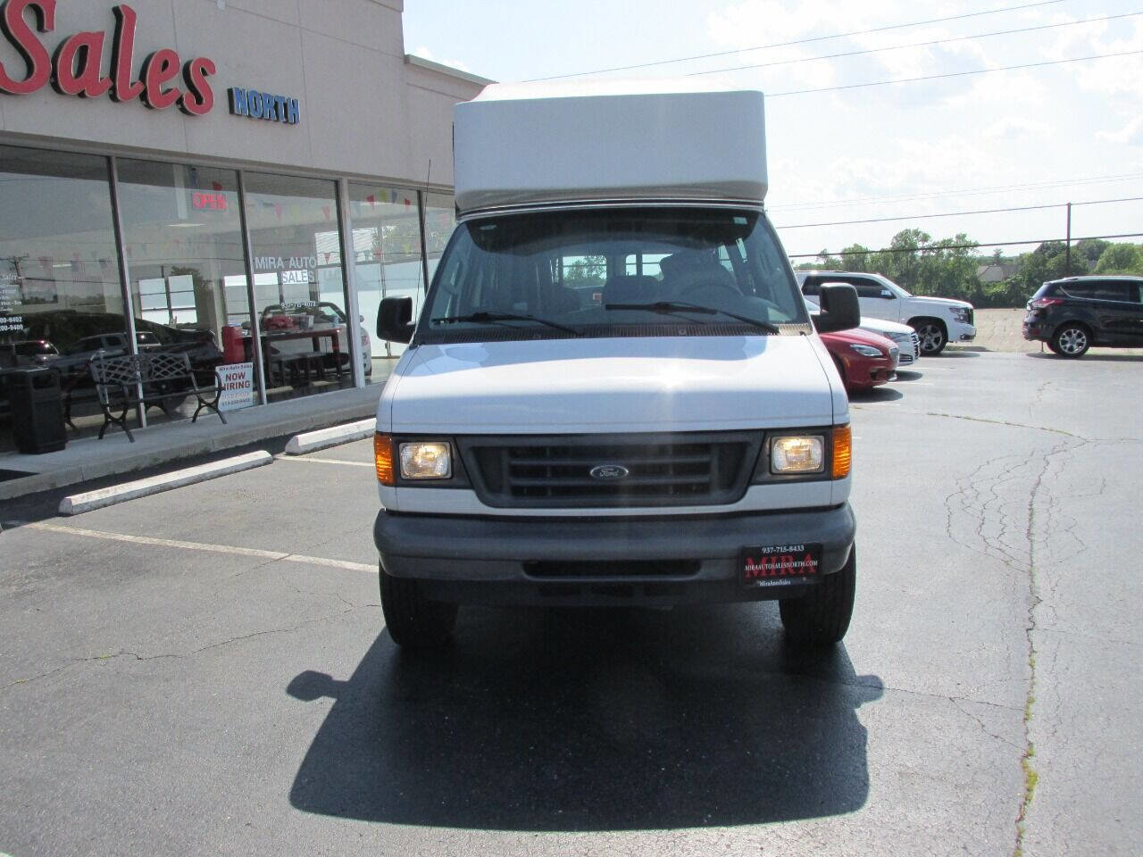 Used 2006 Ford E-350 and Econoline 350 Extended Super Duty image 2