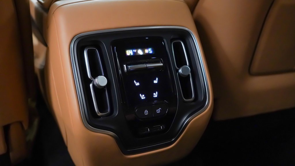 Used 2021 Aston Martin DBX image 20