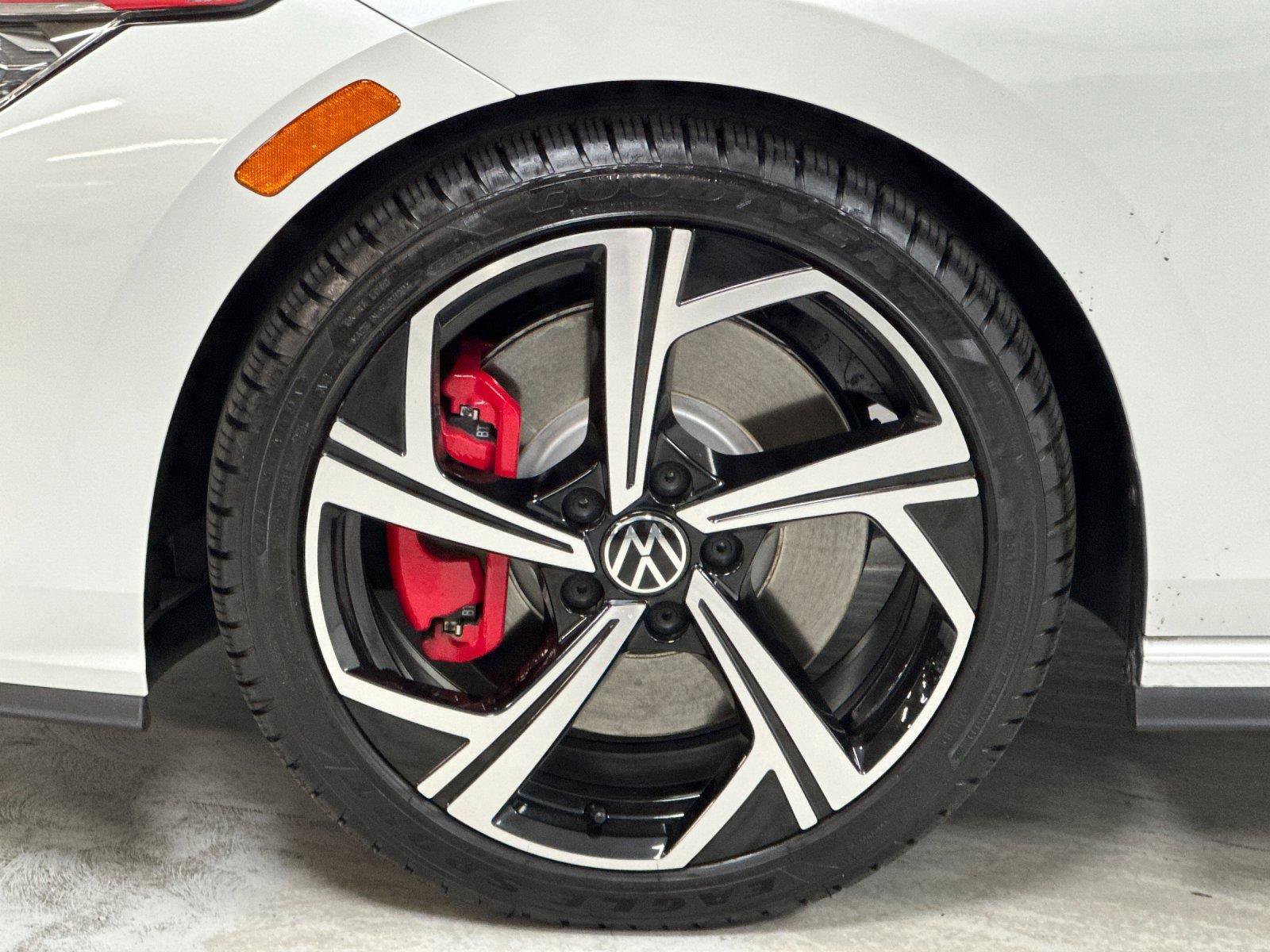 Used 2025 Volkswagen GTI SE FWD image 25