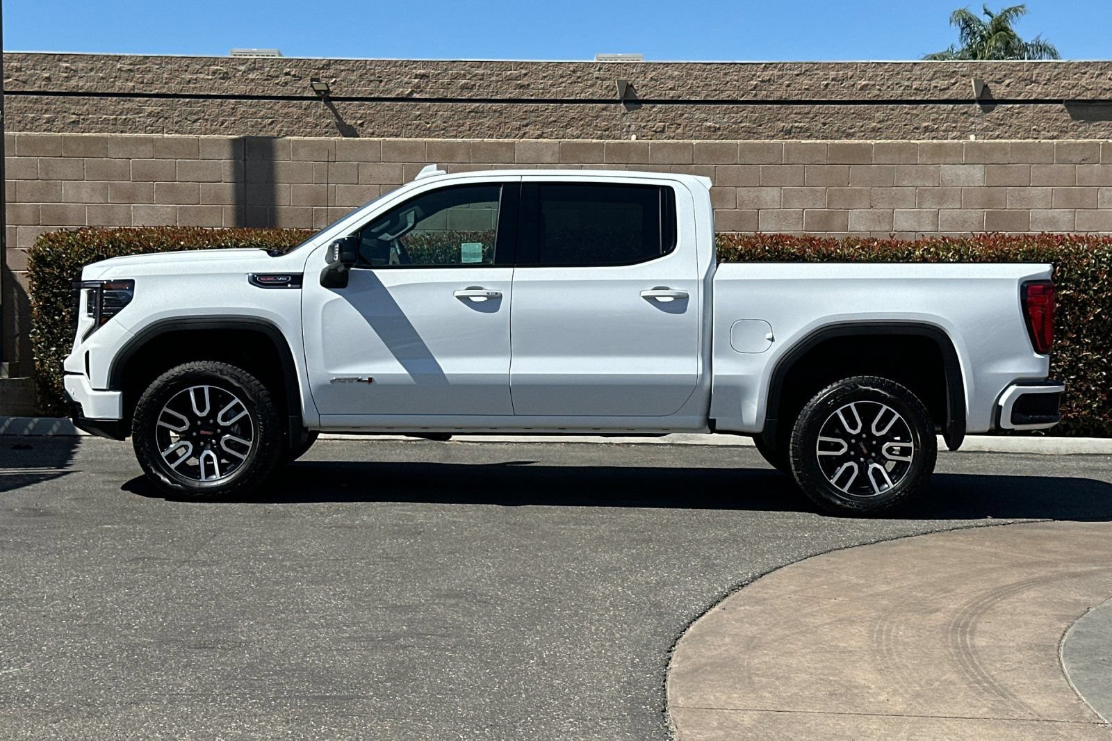 Used 2026 GMC Sierra 1500 AT4 w/ Technology Package AWD/4WD image 7
