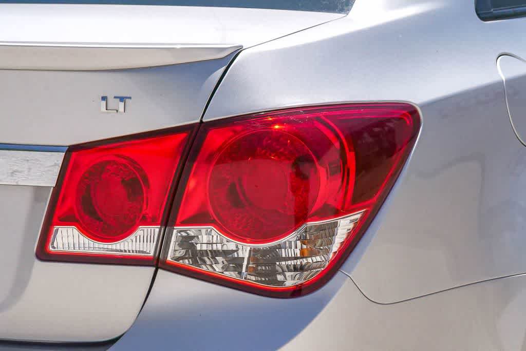 Used 2015 Chevrolet Cruze LT FWD image 10