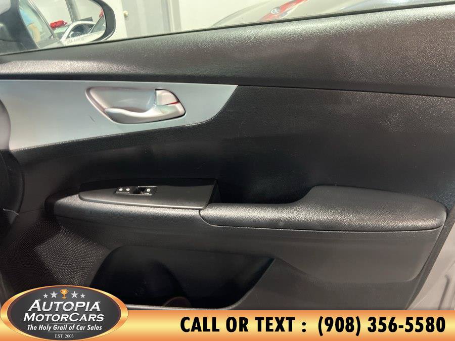 Used 2024 Kia Forte LXS FWD image 13