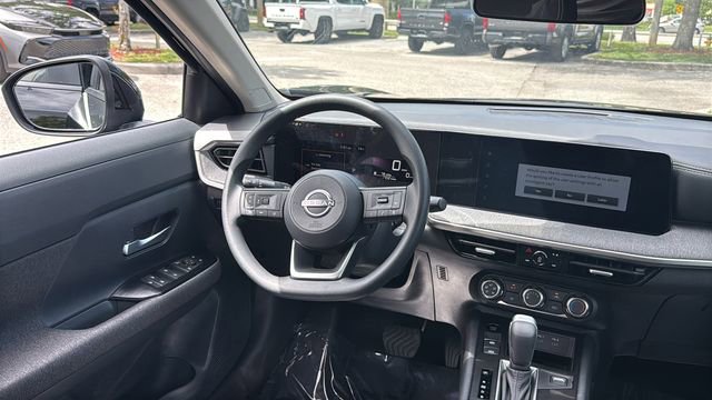 Used 2025 Nissan Kicks SV image 14