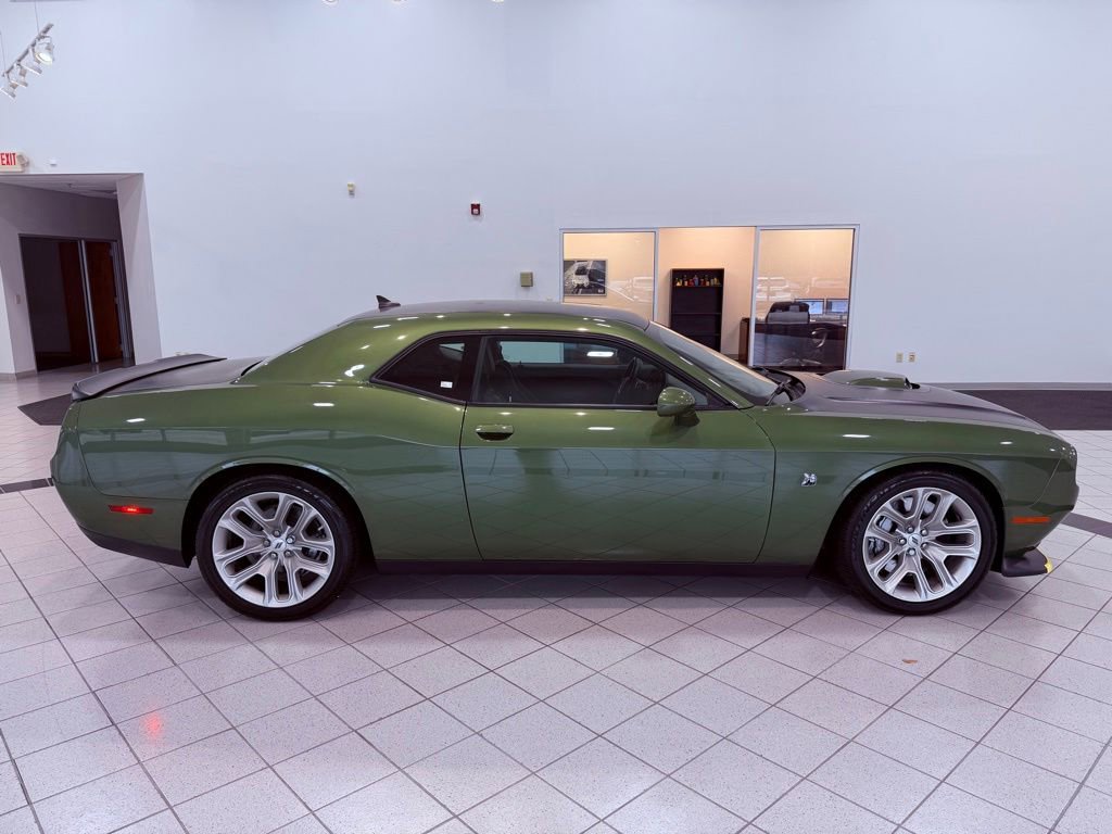 Used 2020 Dodge Challenger R/T Scat Pack RWD image 12