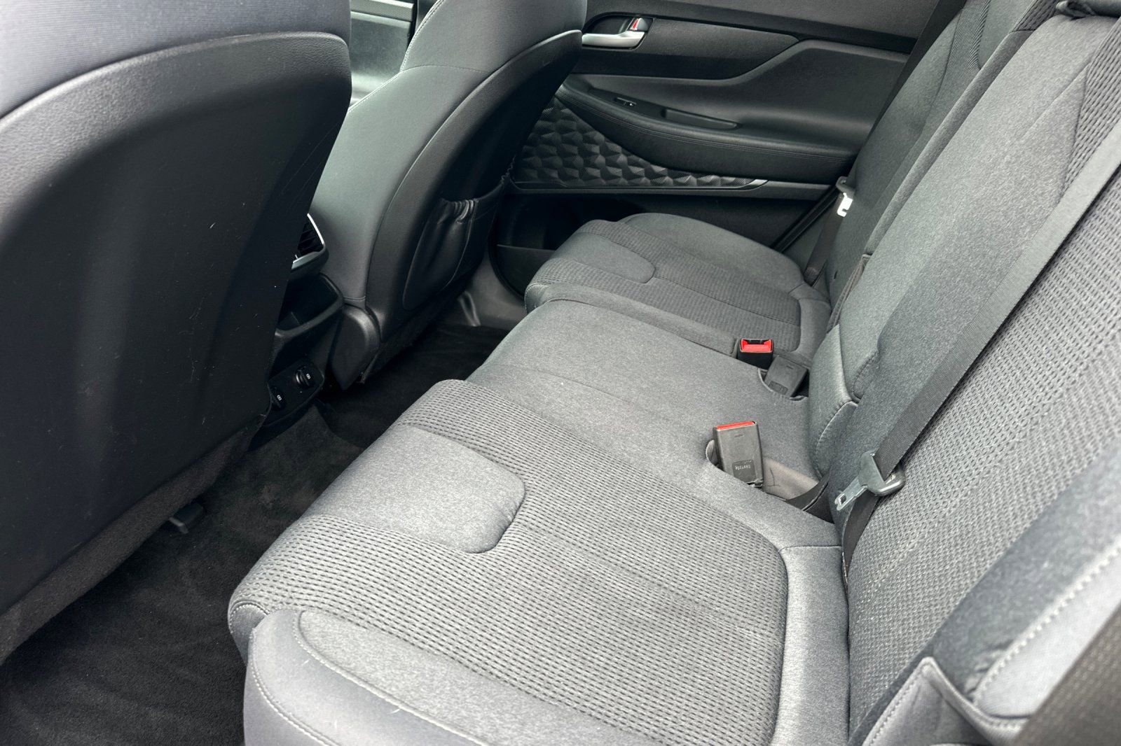 Used 2020 Hyundai Santa Fe SE AWD/4WD image 12