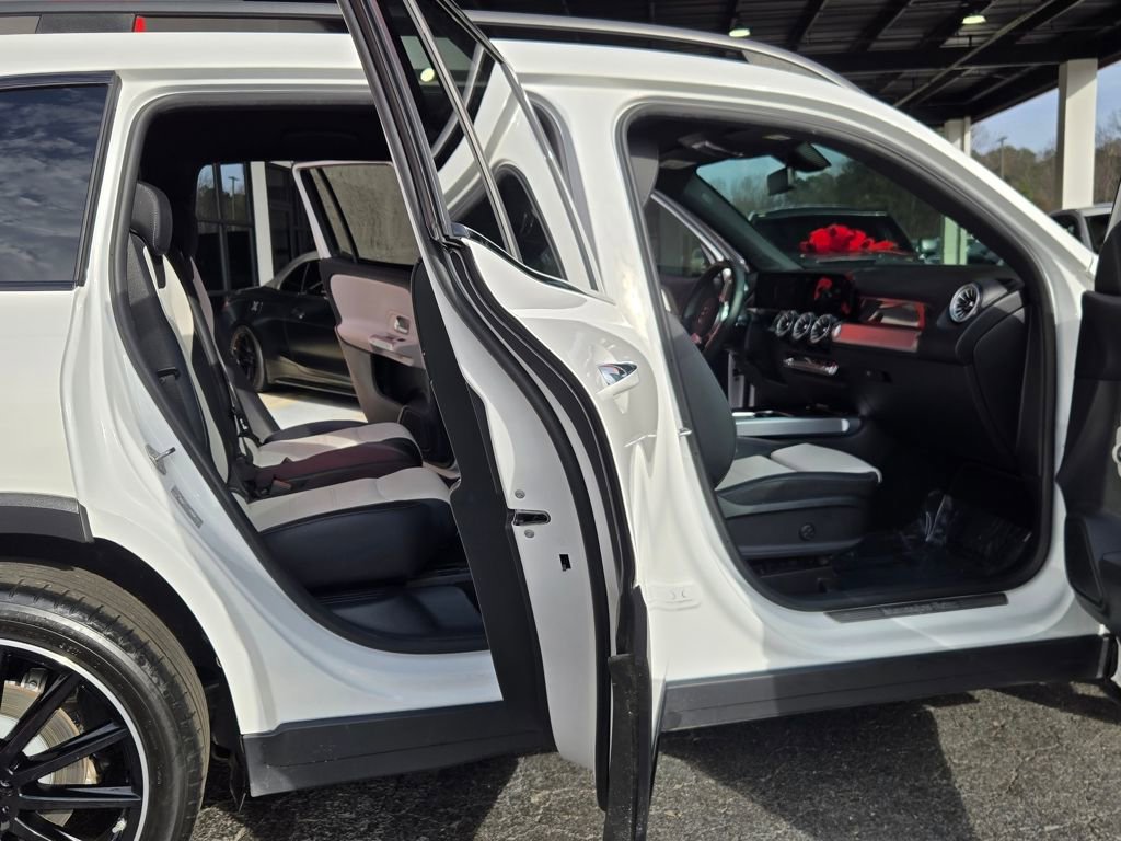 Used 2023 Mercedes-Benz GLB 250 image 18