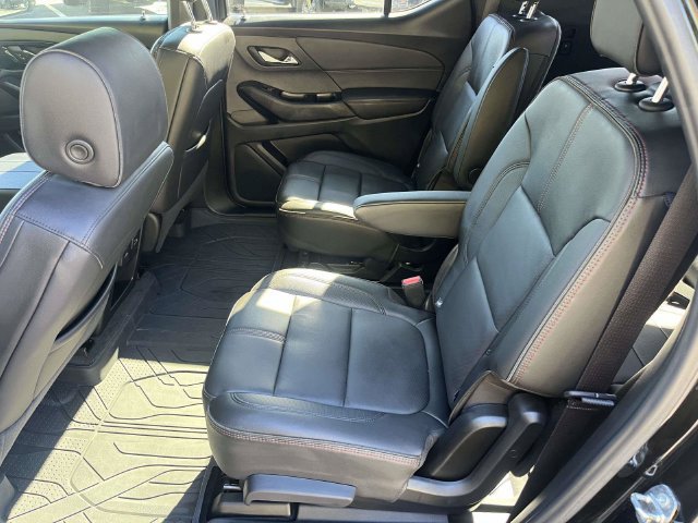 Used 2023 Chevrolet Traverse RS FWD image 12