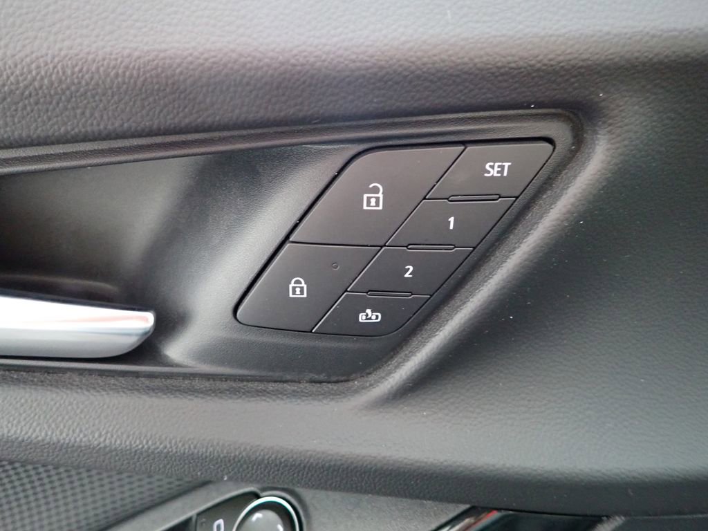 Used 2026 Chevrolet Equinox RS w/ Convenience Package III image 3