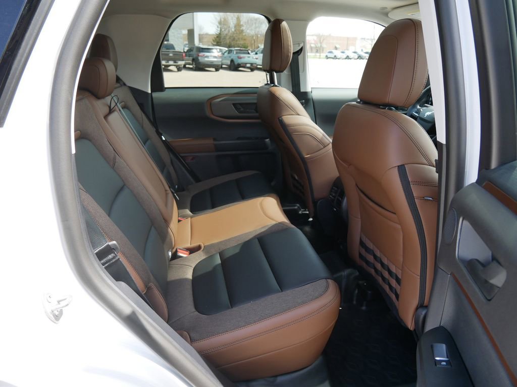 Used 2025 Ford Bronco Sport Outer Banks w/ Sasquatch Outer Banks Package image 13