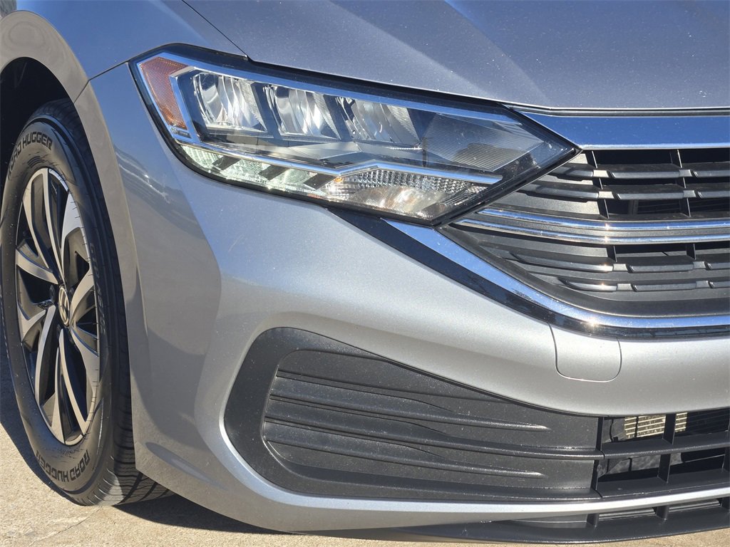 Used 2024 Volkswagen Jetta S image 9