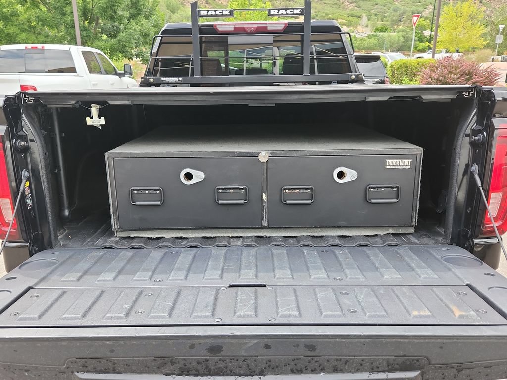 Used 2023 GMC Sierra 1500 AT4 w/ Technology Package AWD/4WD image 12