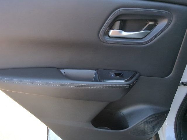 Used 2024 Nissan Rogue SV AWD/4WD image 25