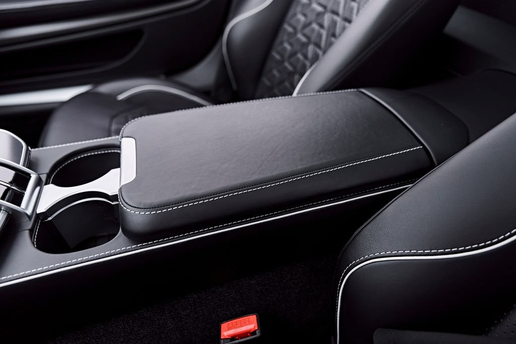 Used 2025 Aston Martin Vanquish RWD image 63