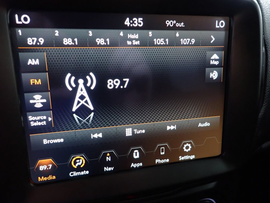 Used 2023 Jeep Renegade Latitude AWD/4WD image 3